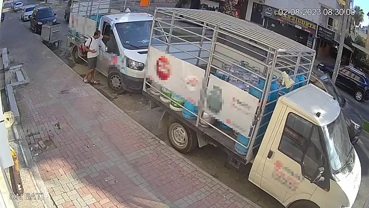 Hırsızın rahatlığı pes dedirtti!