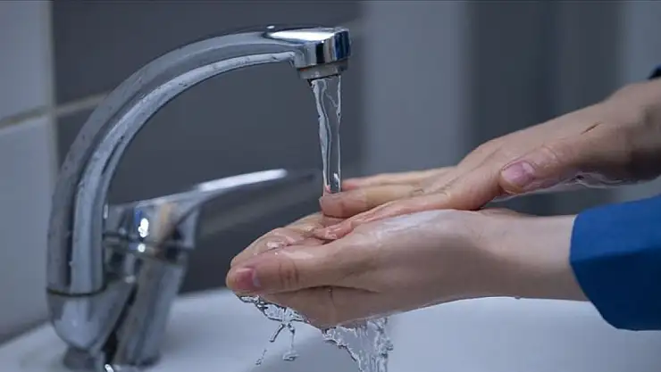 '34 gündür suyum akmıyor' deyip ASAT Alanya Şubesi'ni bastı, evinin vanası kapalı çıktı