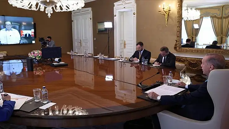 Erdoğan, Malezya Başbakanı İbrahim ile video konferans görüşmesi gerçekleştirdi