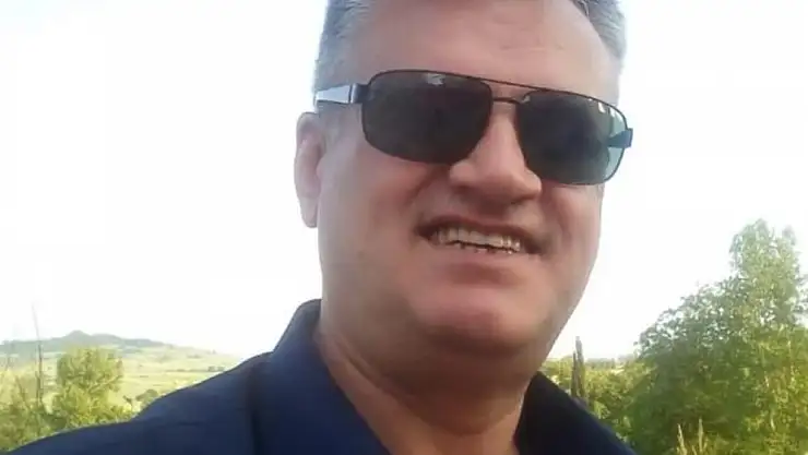 Okul müdürü kalbine yenik düştü