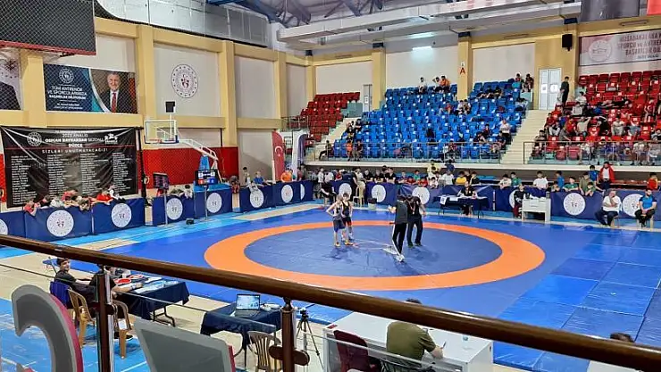 Serbestte Samsun, grekoromende Trabzon birinci oldu