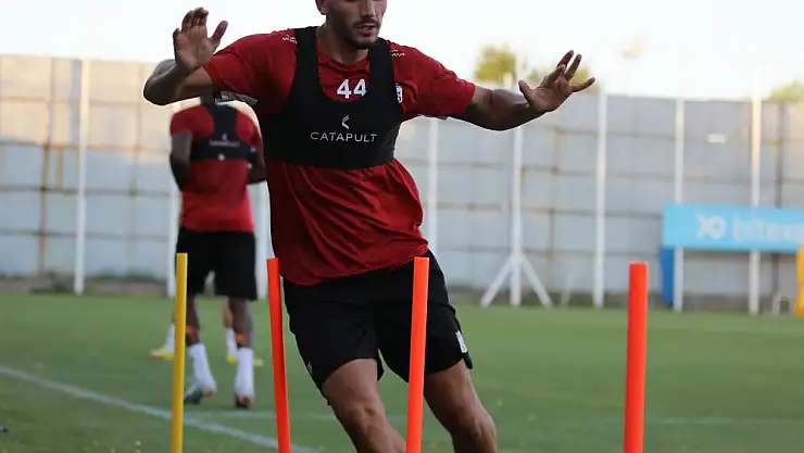 Sivasspor'un yeni transferi Achilleas Poungouras ilk idmanına çıktı