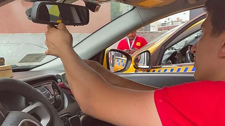 İstanbul'da minibüs ve taksilerde zamlı tarife uygulanmaya başlandı