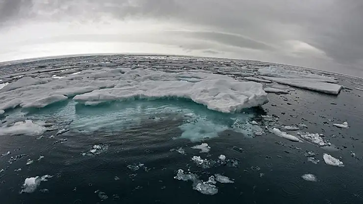 Kuzey Kutbu'nda son bir yılda İstanbul'un 3'te biri büyüklüğünde deniz buzu eridi