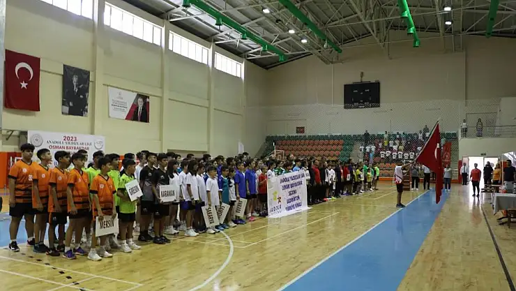 Aydın'da badmintonun yıldızları parlıyor