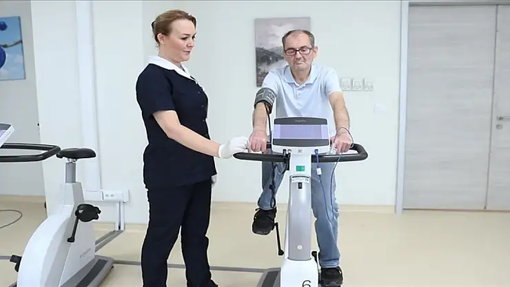 Akciğer ve kalp nakli yapılan hastalar fizik tedaviyle güç topluyor