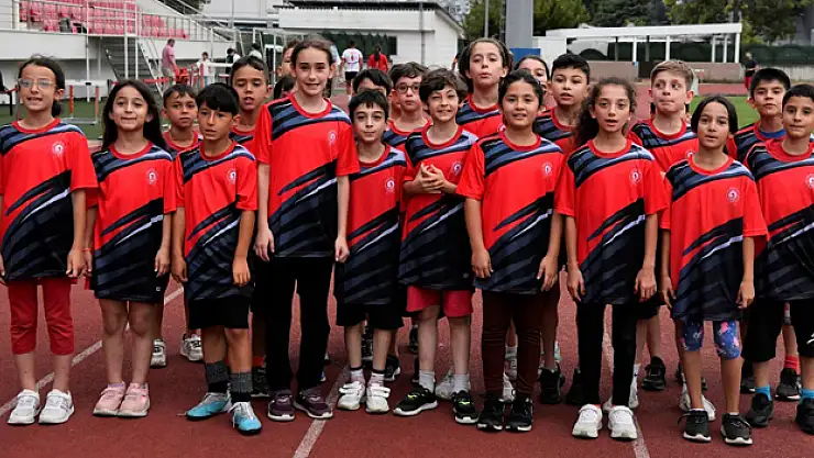 Minik atletler, milli takım için çalışıyor