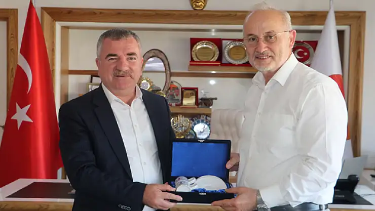 OMÜ Rektörü Ünal'dan Havza Belediye Başkanı Özdemir'e ziyaret