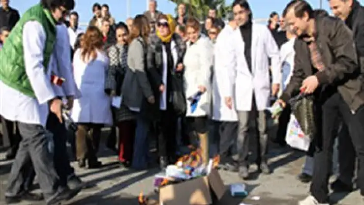 Aile hekimlerinden promosyon protestosu