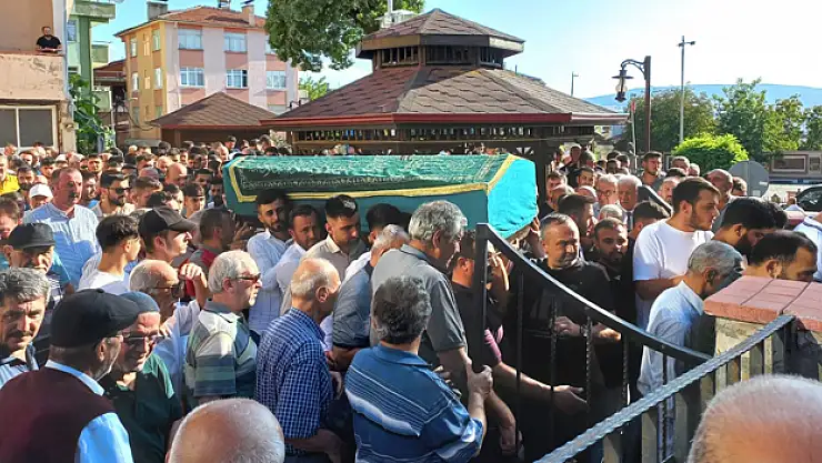 Pompalı tüfekle vurulan genç toprağa verildi