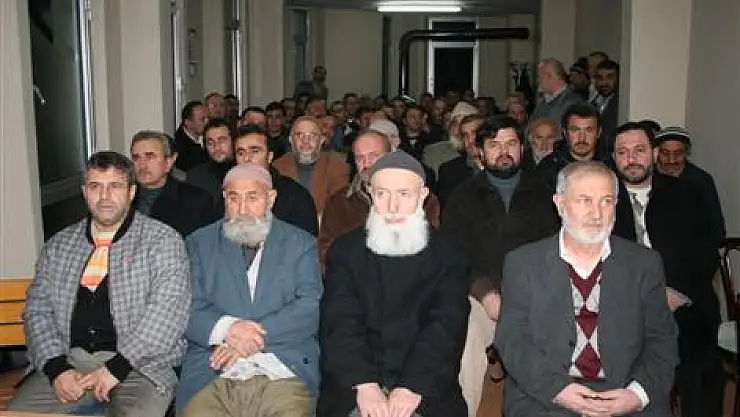 'AKP insanlara yalan konuşuyor'