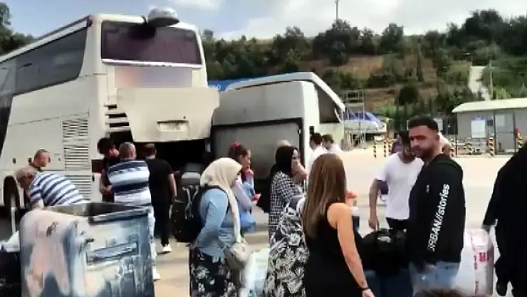 Çift katlı otobüs arıza yaptı, yolcular saatlerce mahsur kaldı