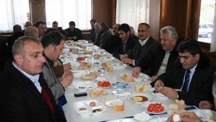 MHP Kahvaltıda Dikbıyık' ta bir araya geldi