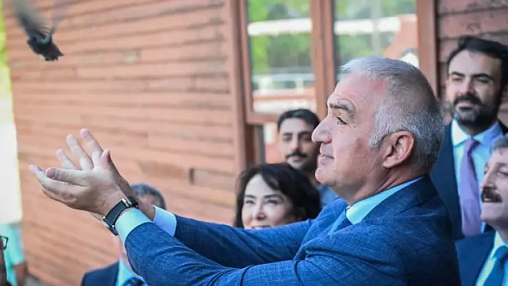 Bakan Ersoy 'Kuş Cenneti'ni inceledi