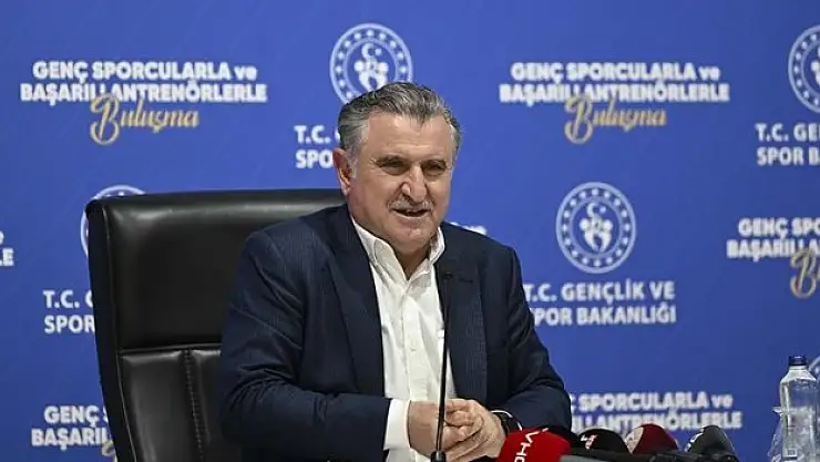 Bakan Osman Aşkın Bak, İşitme Engelliler Güreş Milli Takımı'nı tebrik etti