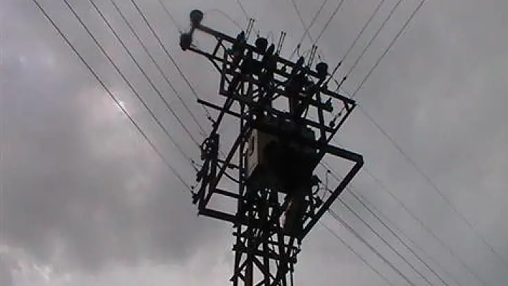 Ağcagüney'de Trafo Patladı