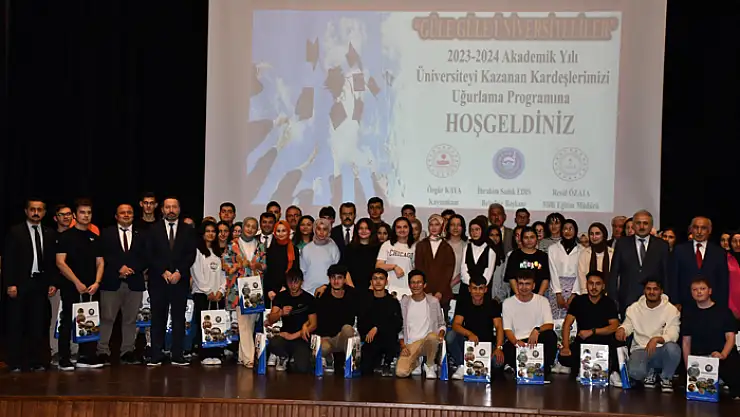 Üniversiteyi kazanan öğrenciler için 'Güle Güle Üniversiteliler' programı düzenlendi