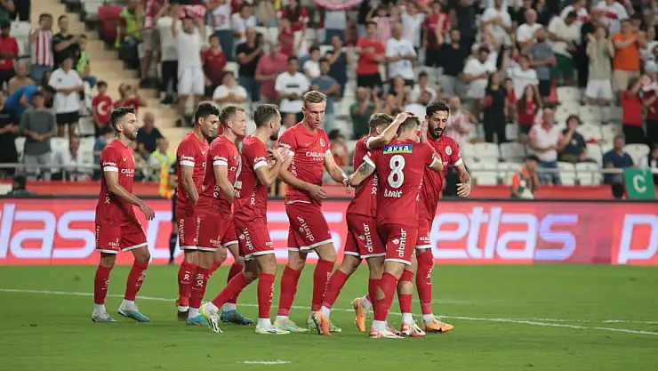 Trendyol Süper Lig: Antalyaspor: 2 - Samsunspor: 0 (İlk yarı)