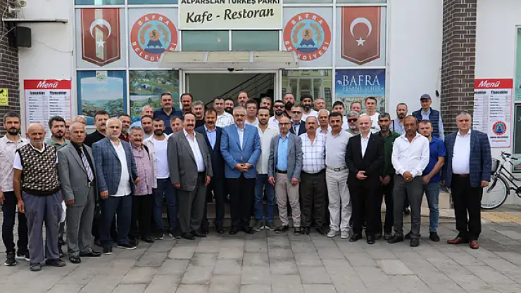 Bafra Belediye Başkanı Kılıç, berberlerle buluştu