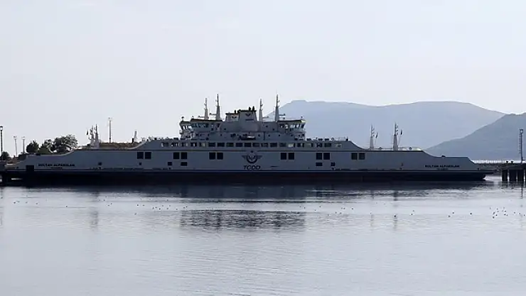 Türkiye'nin en büyük feribotları Van Gölü'nde taşımacılığı canlandırdı