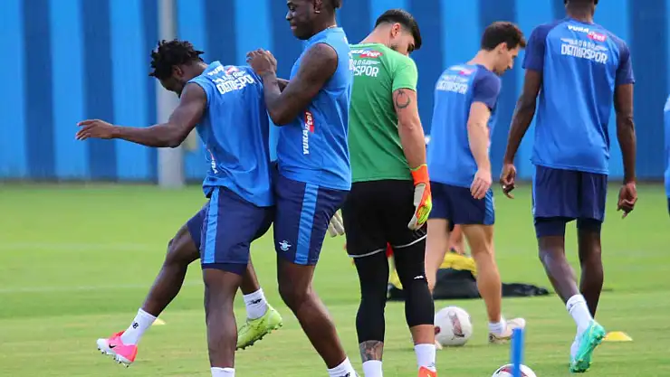 Patrick Kluivert: 'Rakiplerimize ne kadar zor anlar yaşatabildiğimizi herkes biliyor'