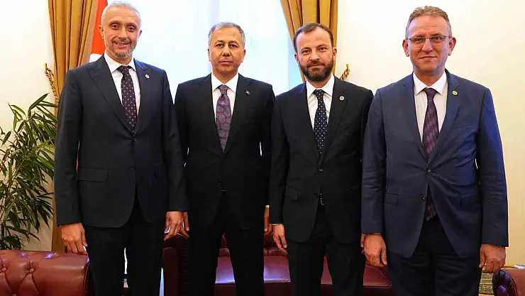 AK Parti Kütahya milletvekillerinden Bakan Yerlikaya'ya 'geçmiş olsun' ziyareti