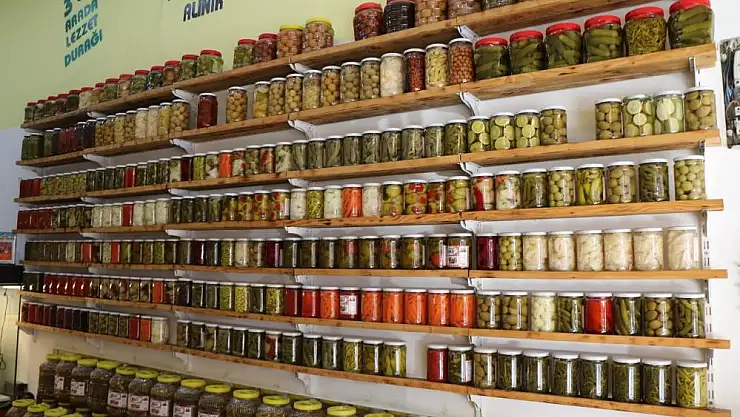 Uzmanlar uyardı, turşunun evde yapılanı makbul