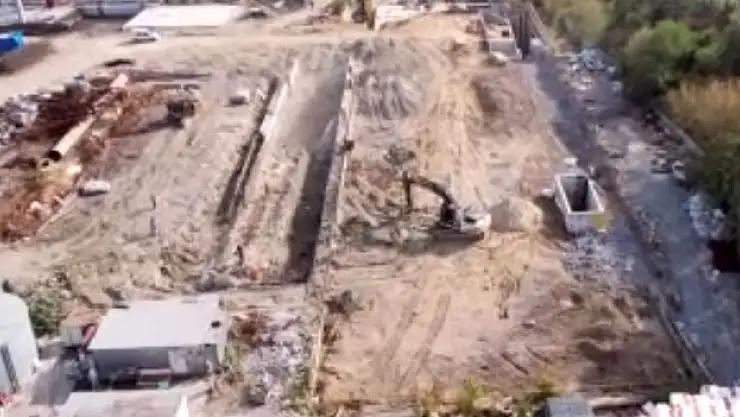 Metro çalışması nedeniyle yıllardır kapalı kalan caddenin esnafı isyanda