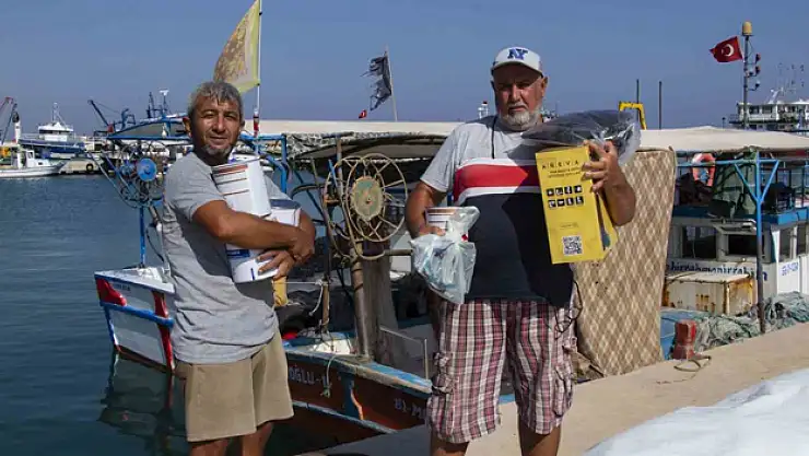 Mersin Büyükşehir Belediyesinden balıkçılara malzeme desteği