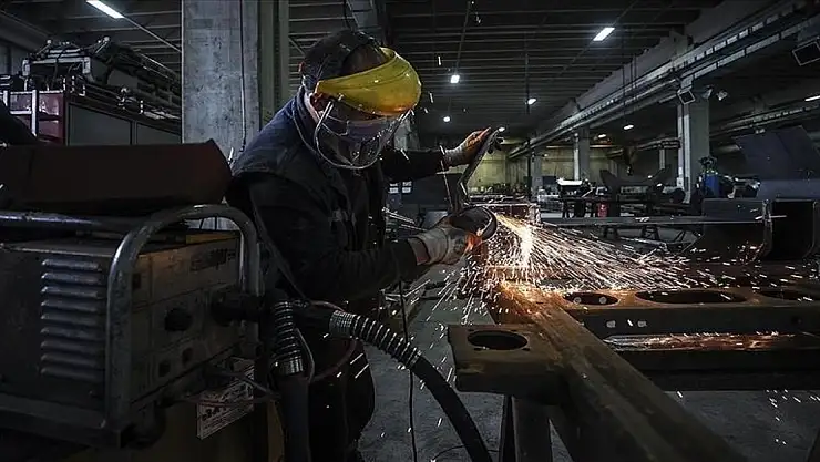 Sanayi üretimi ağustosta aylık yüzde 0,8 azaldı, yıllık yüzde 3,1 arttı