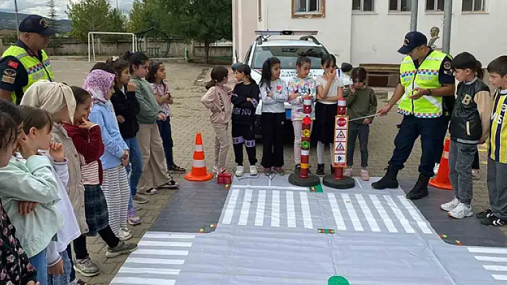 Bingöl'de öğrencilere trafik eğitimi verildi