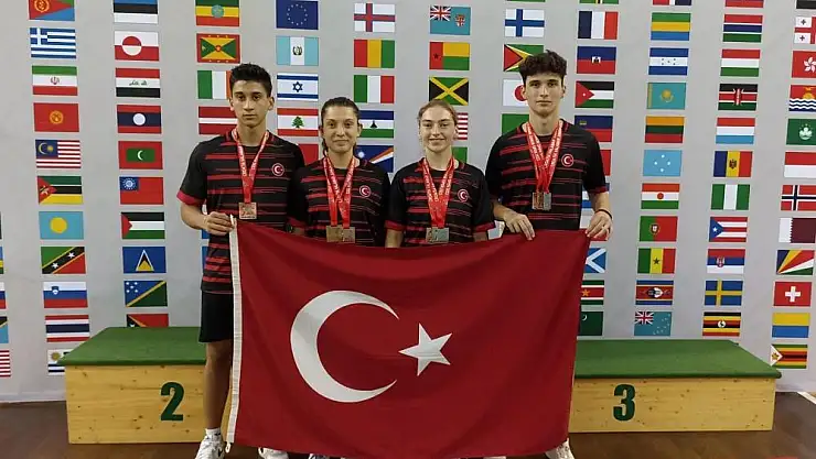 Samsunlu sporcular şehre madalyalarla döndü