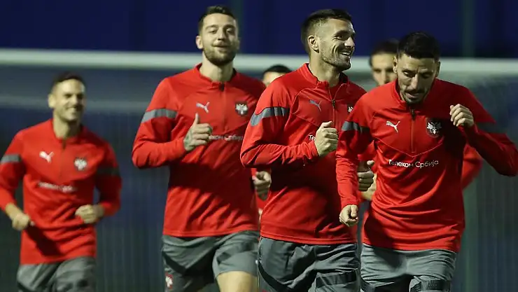 Milli mesaide 12 futbolcu