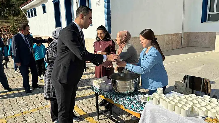 ilkokul öğrencileri meslekleri tanıyor