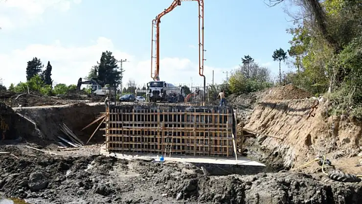 20 mahalle ve 2 ilçeyi bağlayan köprü 1,5 ay sonra tamam