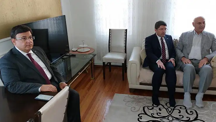 Bakan Tunç'tan, Şehit Başsavcı Uzun'un ailesine ziyaret