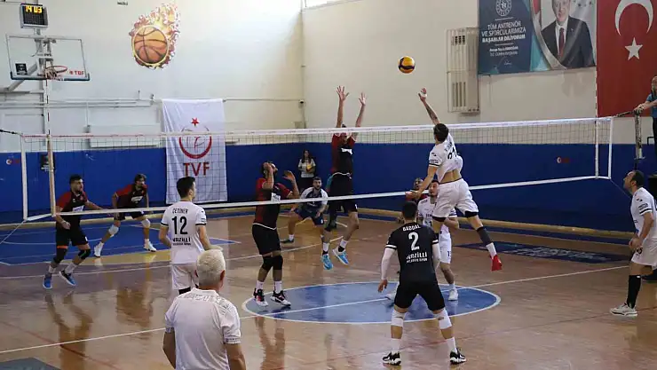 Nazilli Belediyespor, voleybolda Göcek'i mağlup etti