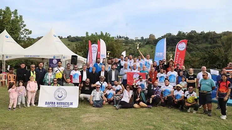 Canik semaları yamaç paraşütü ile renklendi