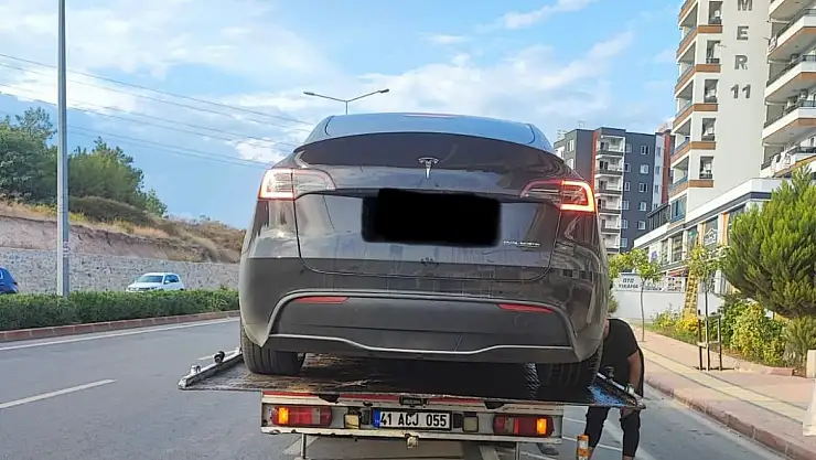 Tesla ile drift atmak pahalıya maloldu