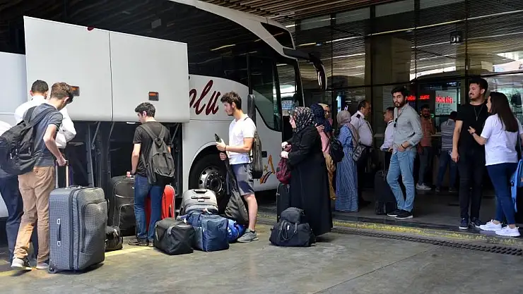 İkinci çeyrekte yurt içinde ikamet eden 13 milyon 639 bin kişi seyahate çıktı