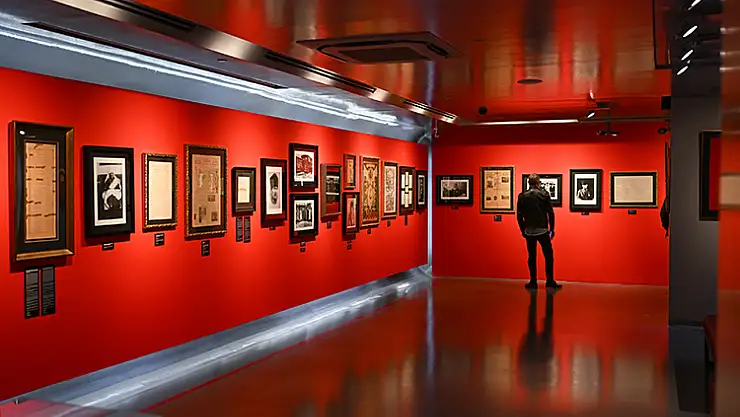 İzmir'de Atatürk Sergisi