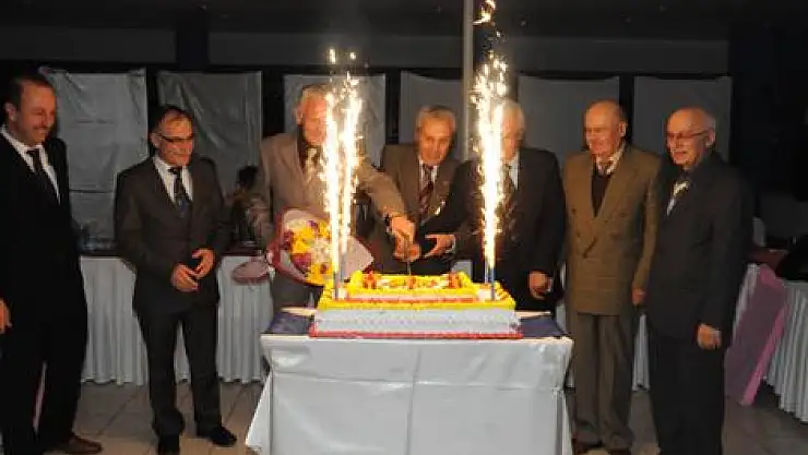 Emekliye ayrılan öğretim üyelerine veda