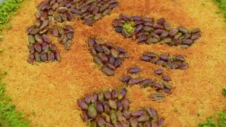 Adanalı tatlıcıdan 100. yıl kutlaması