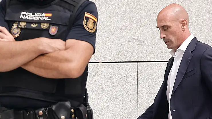 FIFA'dan 3 yıllık ceza