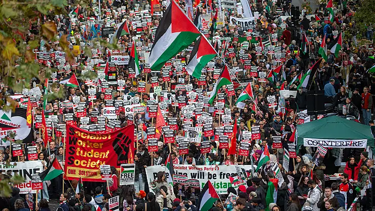 Filistin'e destek için bir kez daha yürüdü