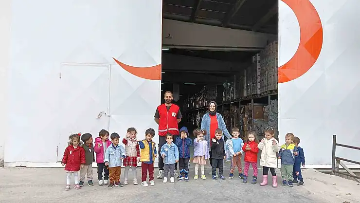 Miniklerden anlamlı ziyaret