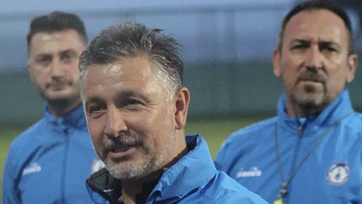 futbolcularla toplantı yaptı