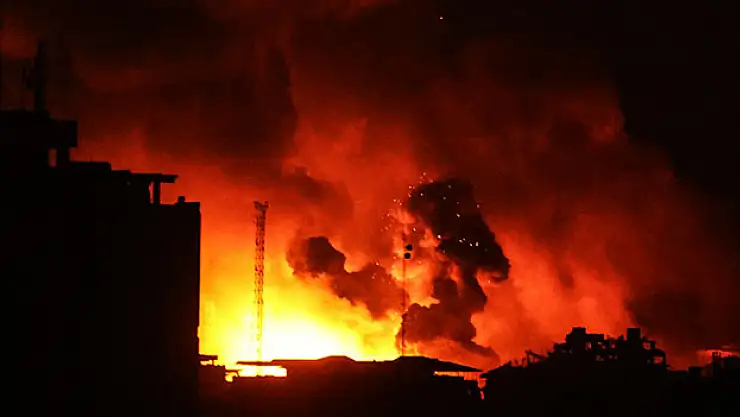 İsrail'in Gazze'ye Saldırıları Her Geçen Gün Daha'da Şiddetleniyor