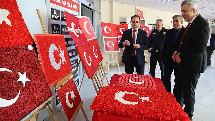 100. Yılda 100 Bayrak Sergisi