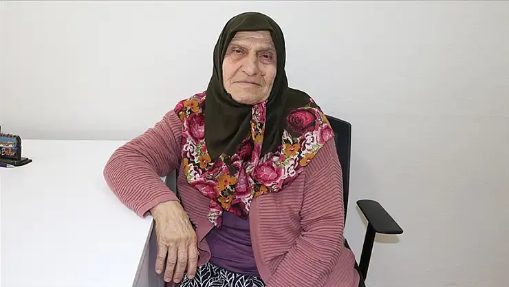 Boğazından 30 santimetre tiroit kitlesi çıkartıldı